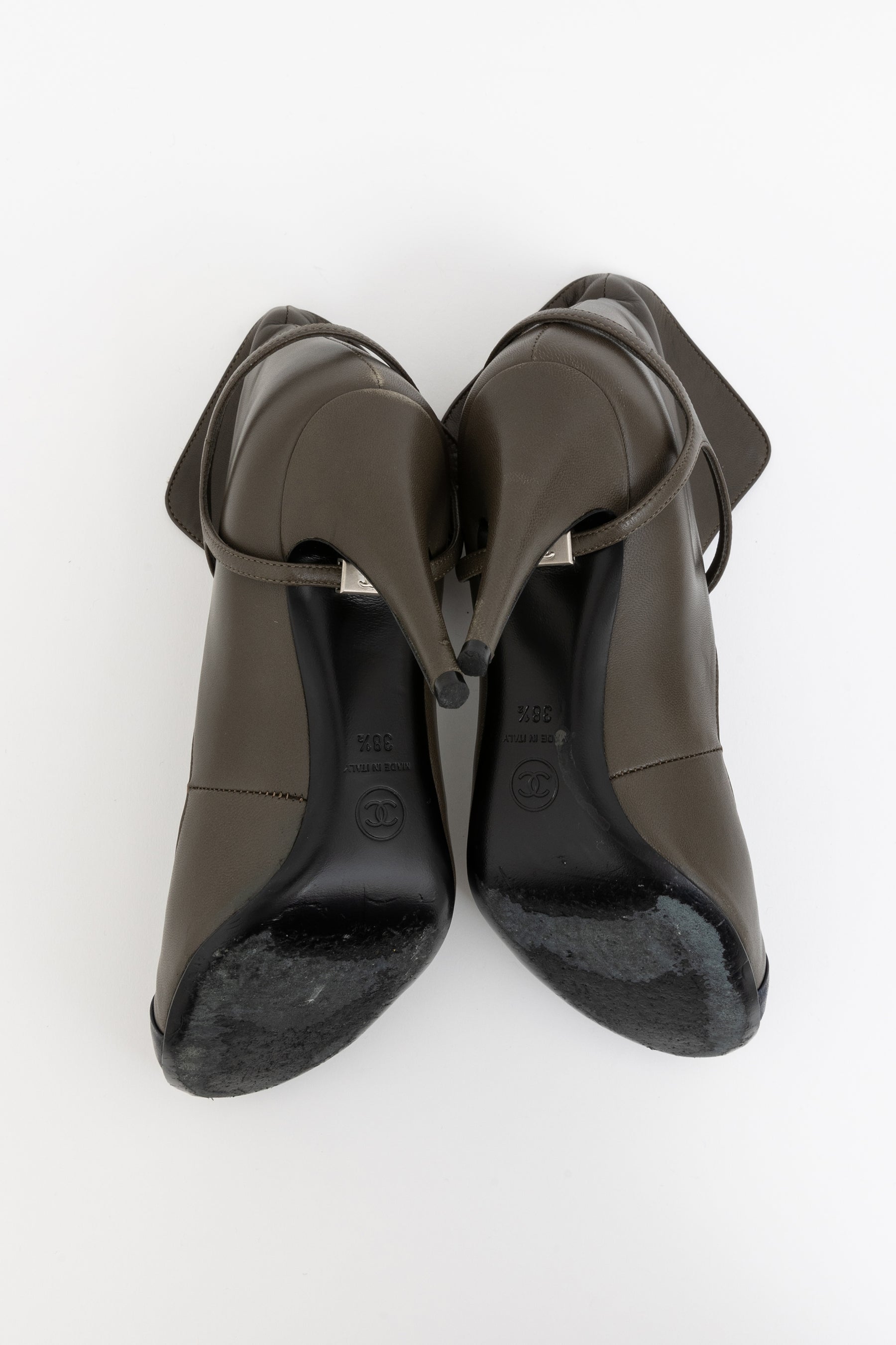 Leather Mary Jane Pumps