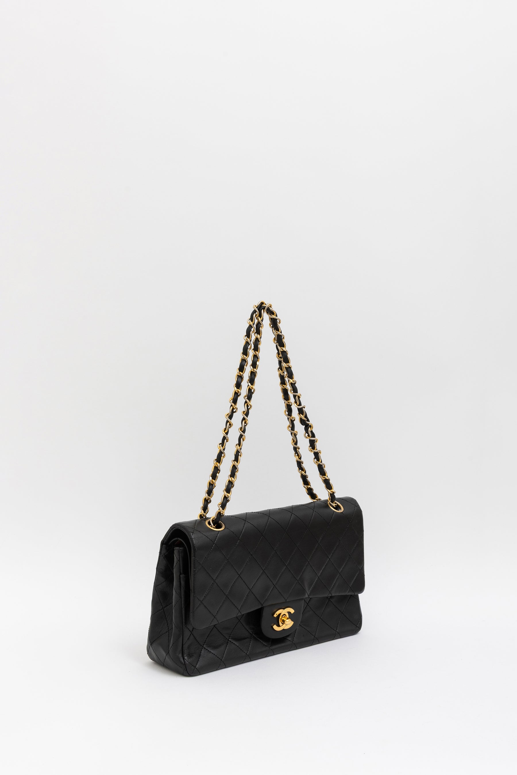 Medium Classic Flap