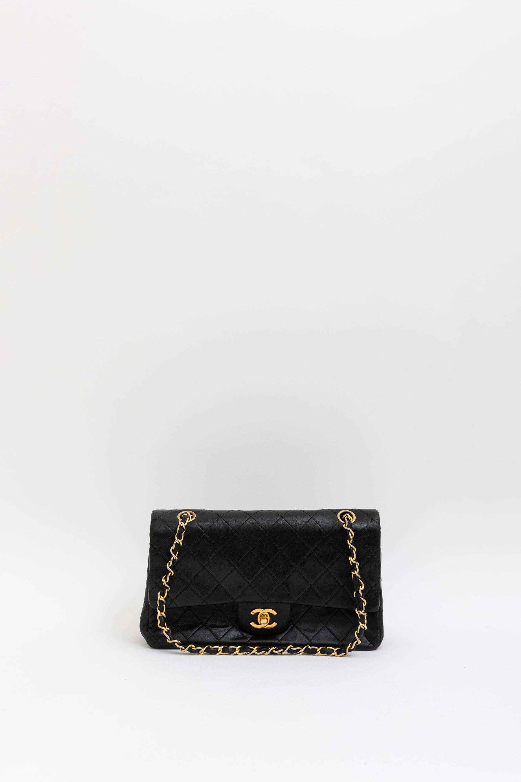 Medium Classic Flap