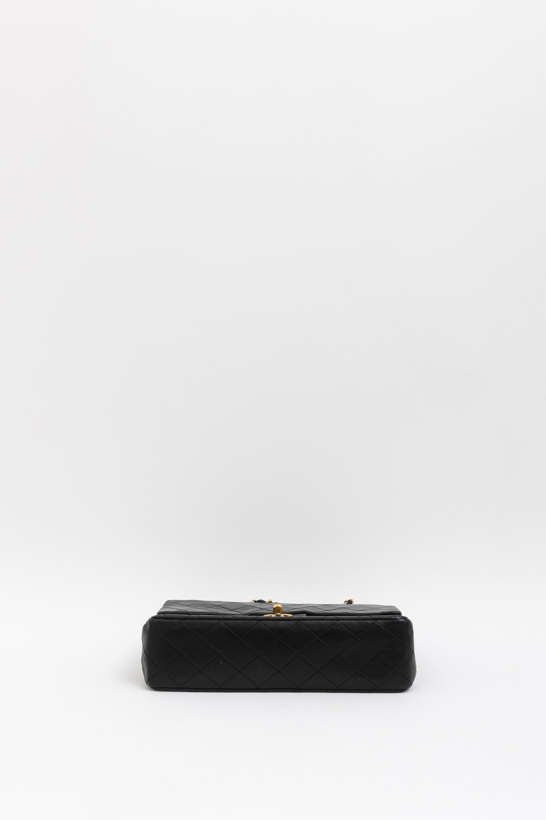 Medium Classic Flap