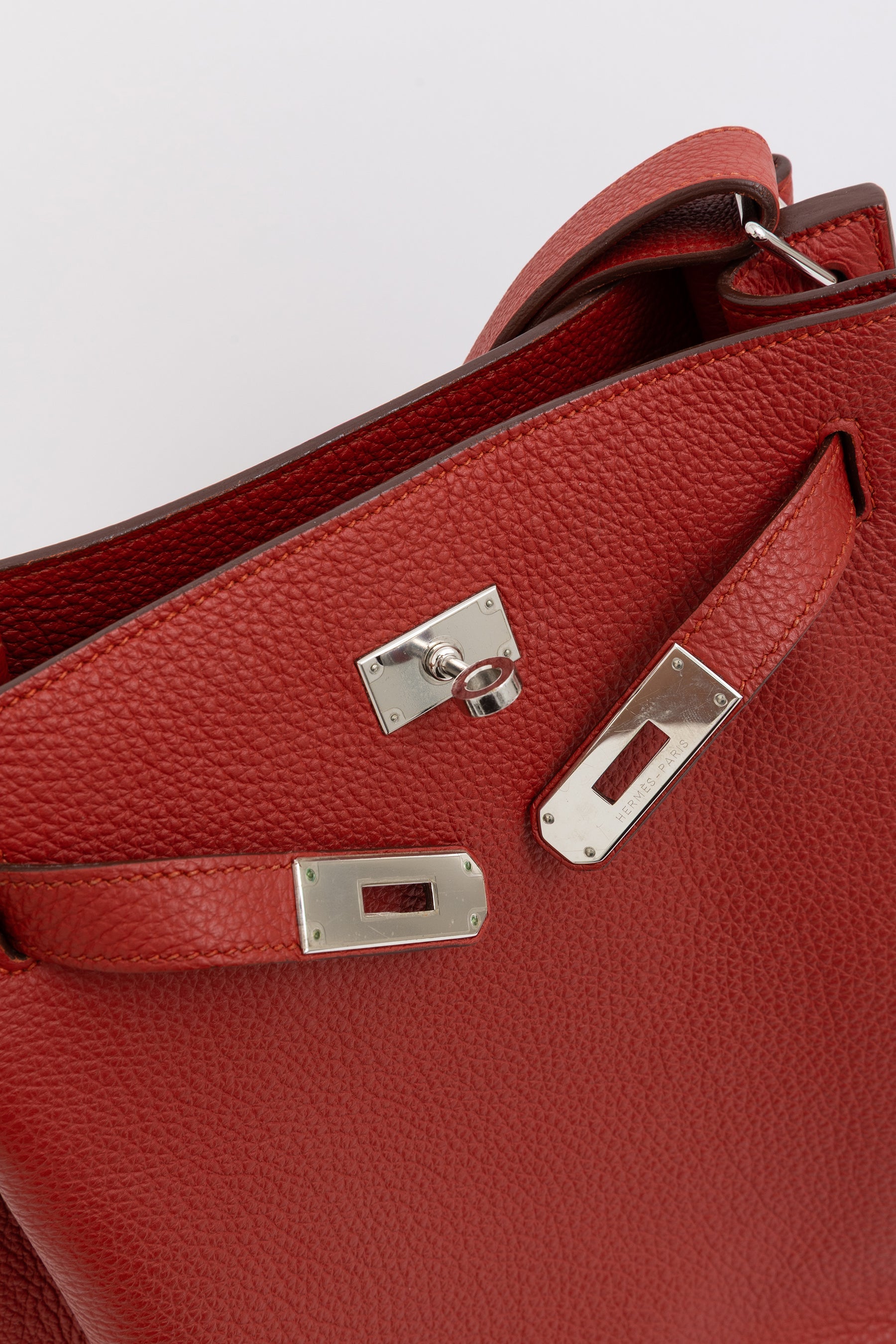 Vermillon Togo Leather So Kelly 22 Bag