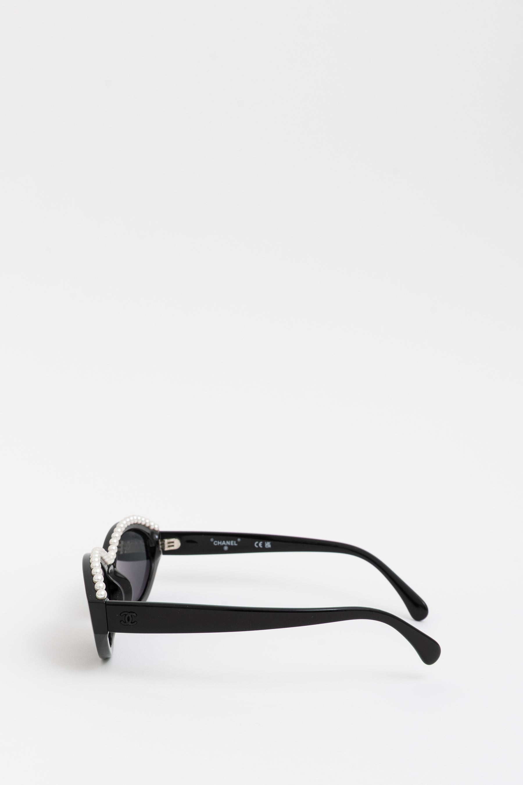Pearl Oval Sunglasses