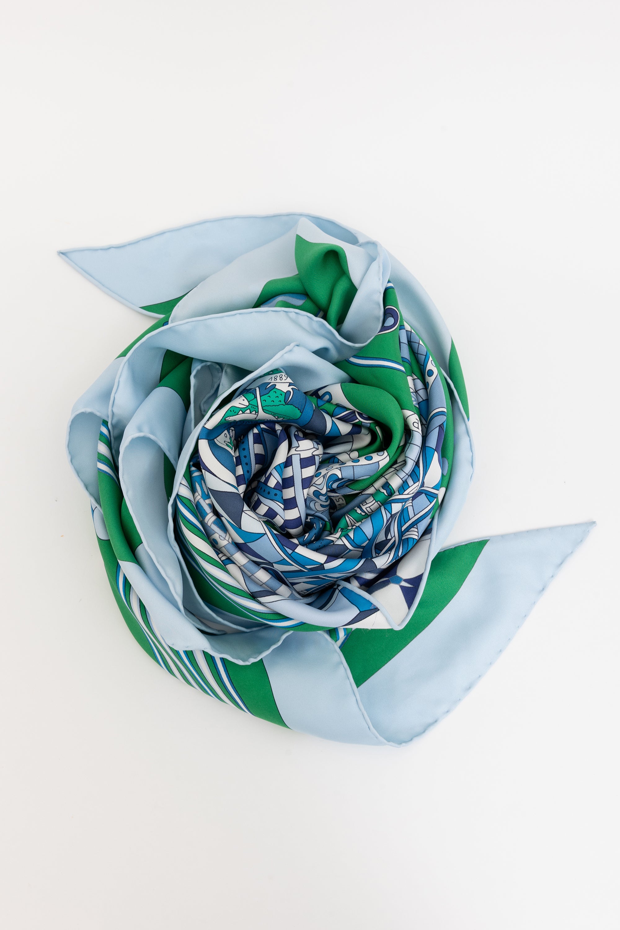 Hermès Laboratoire du Temps Giant Triangle Scarf