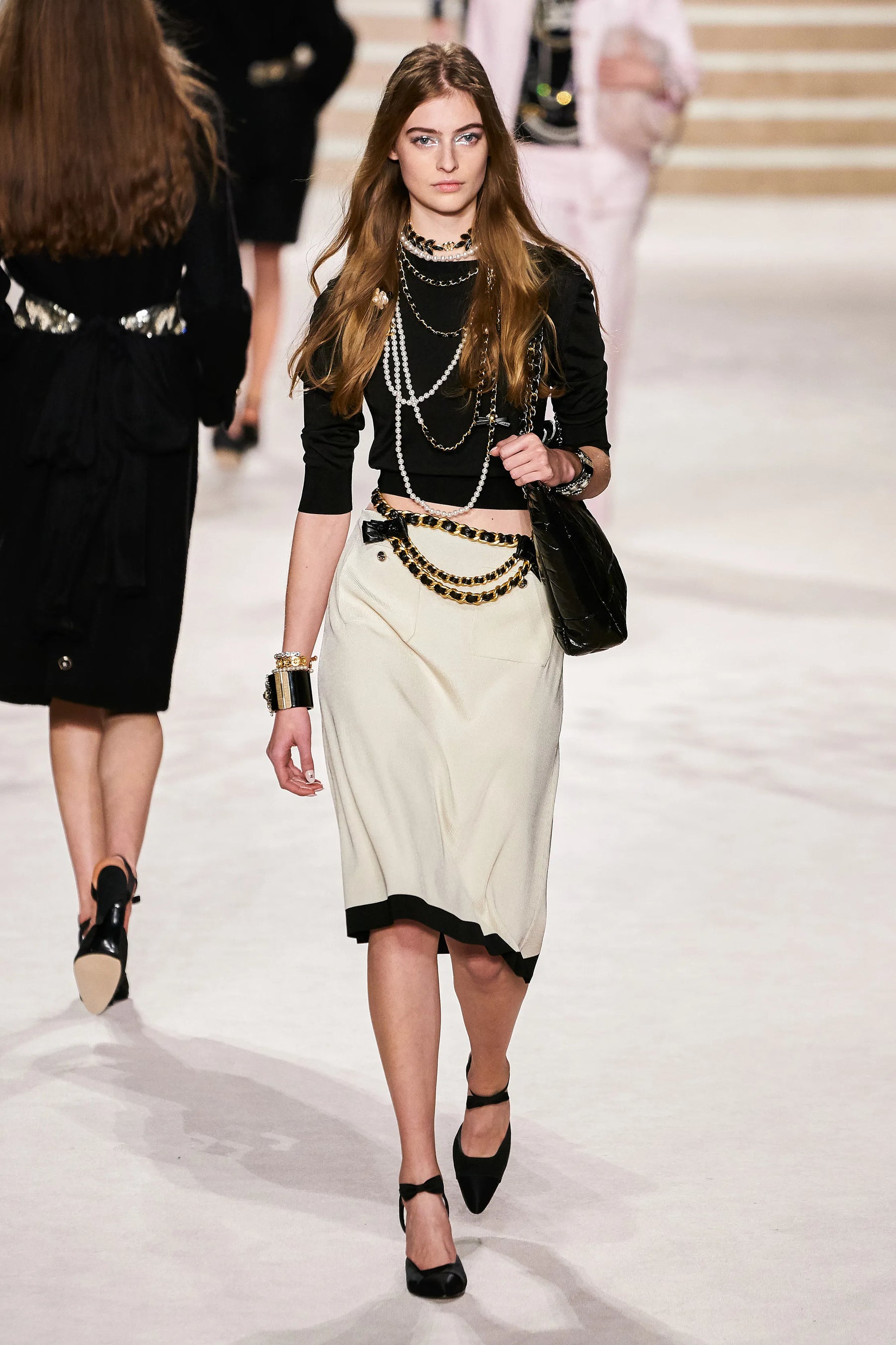 D'Orsay Pumps