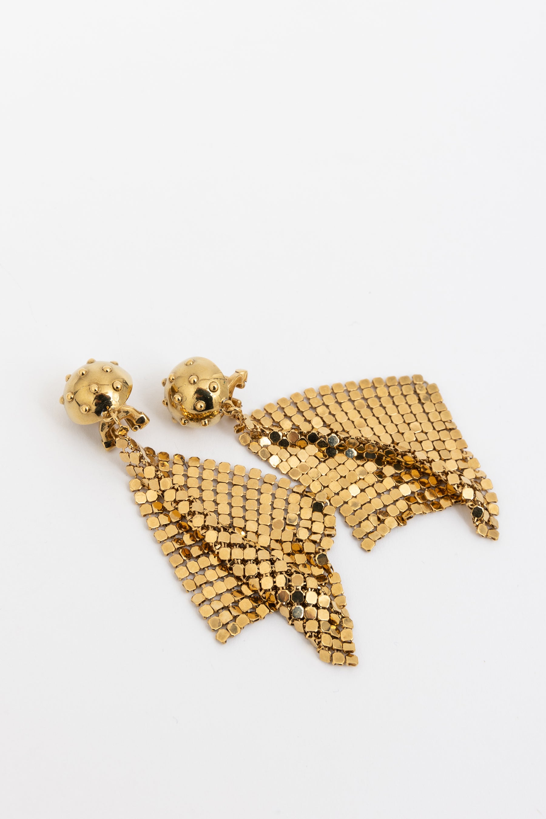 prada-glomesh-drop-clip-on-earrings-in-gold-e09f