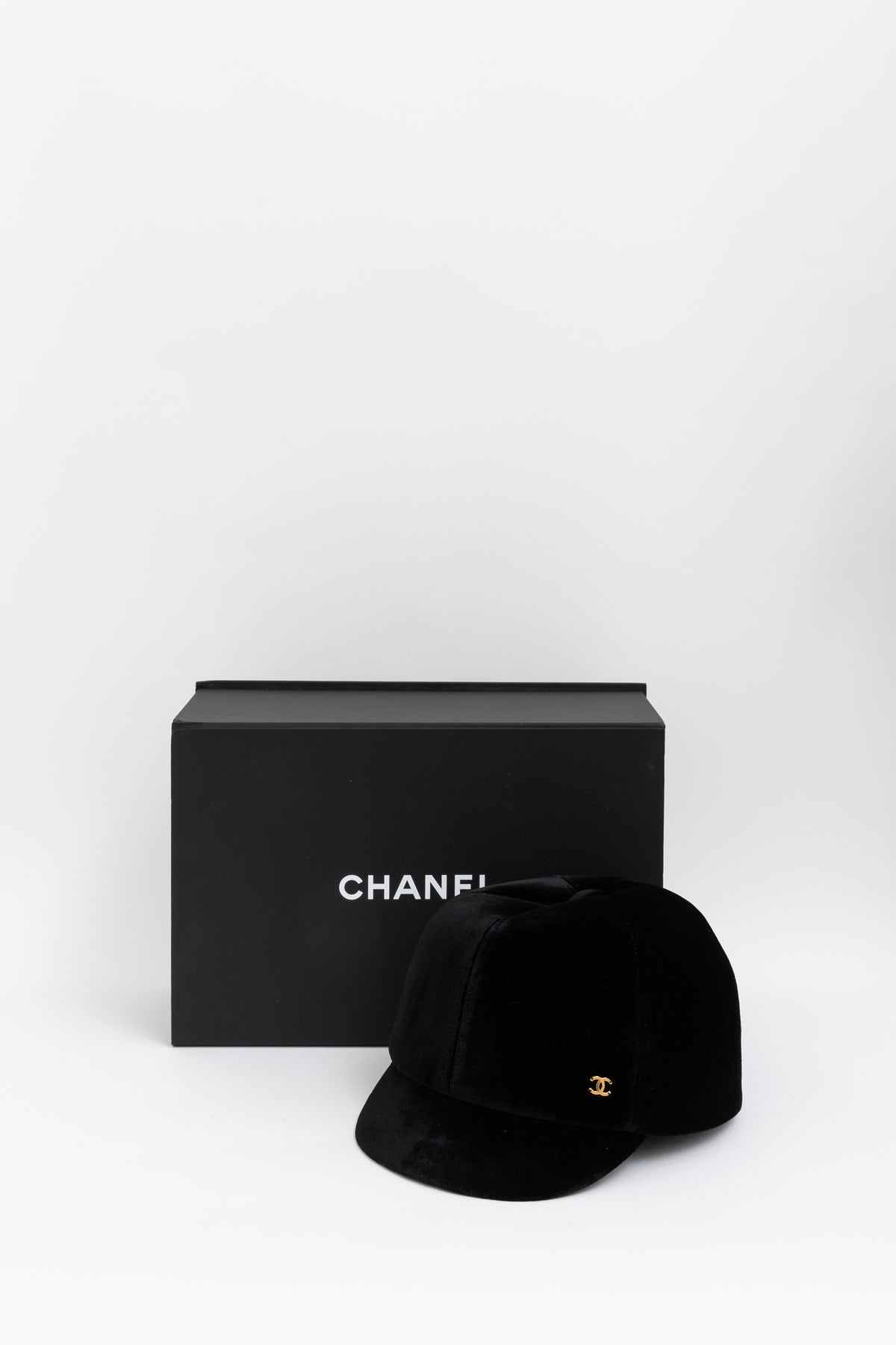 chanel-black-velvet-cc-hat-m-8f25