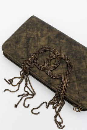 Byzance Embroidered Chain Clutch