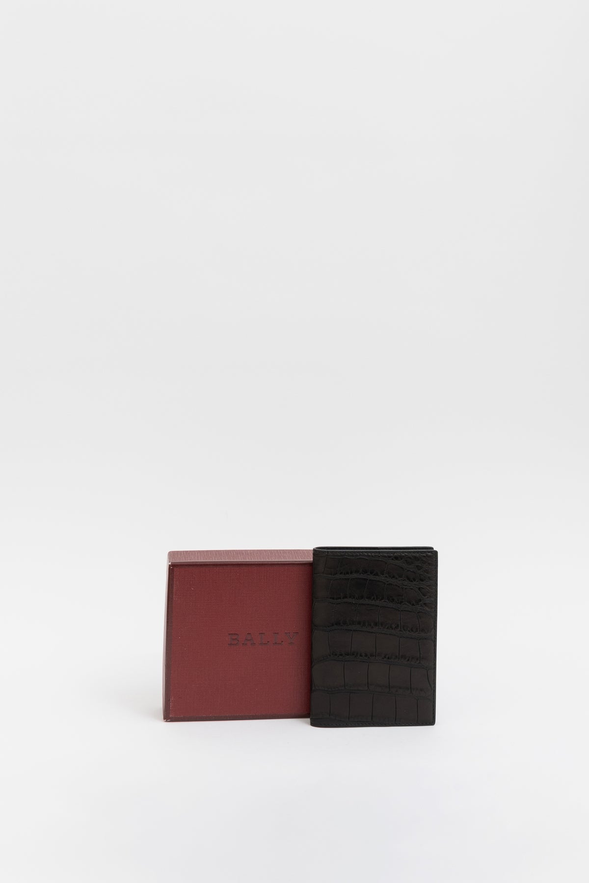 Alligator Embossed Passport Holder
