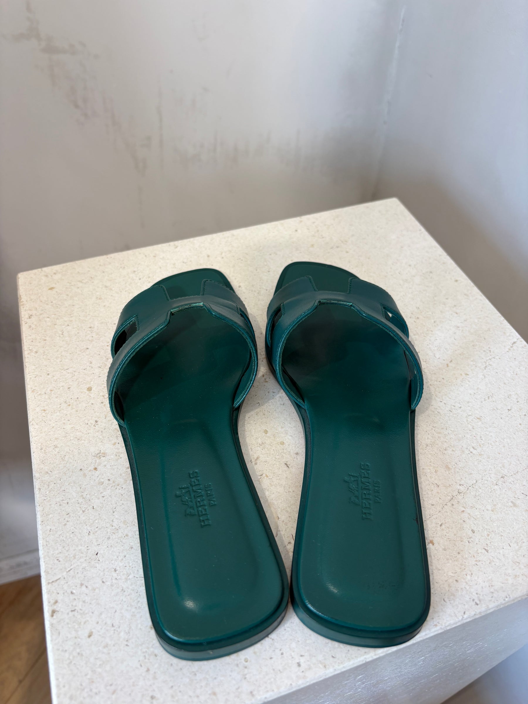 Hermès Green Leather Oran Sandals, 36