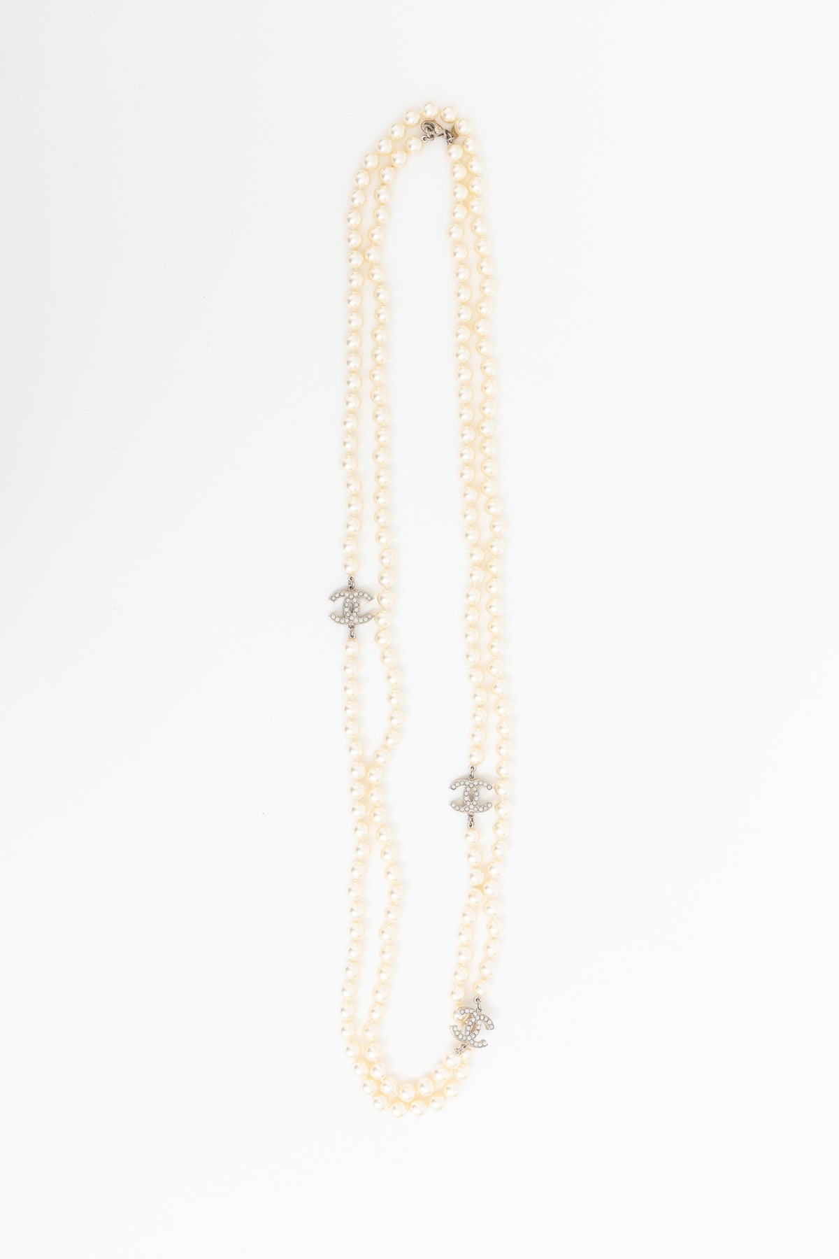 Long Pearl & Logo Necklace