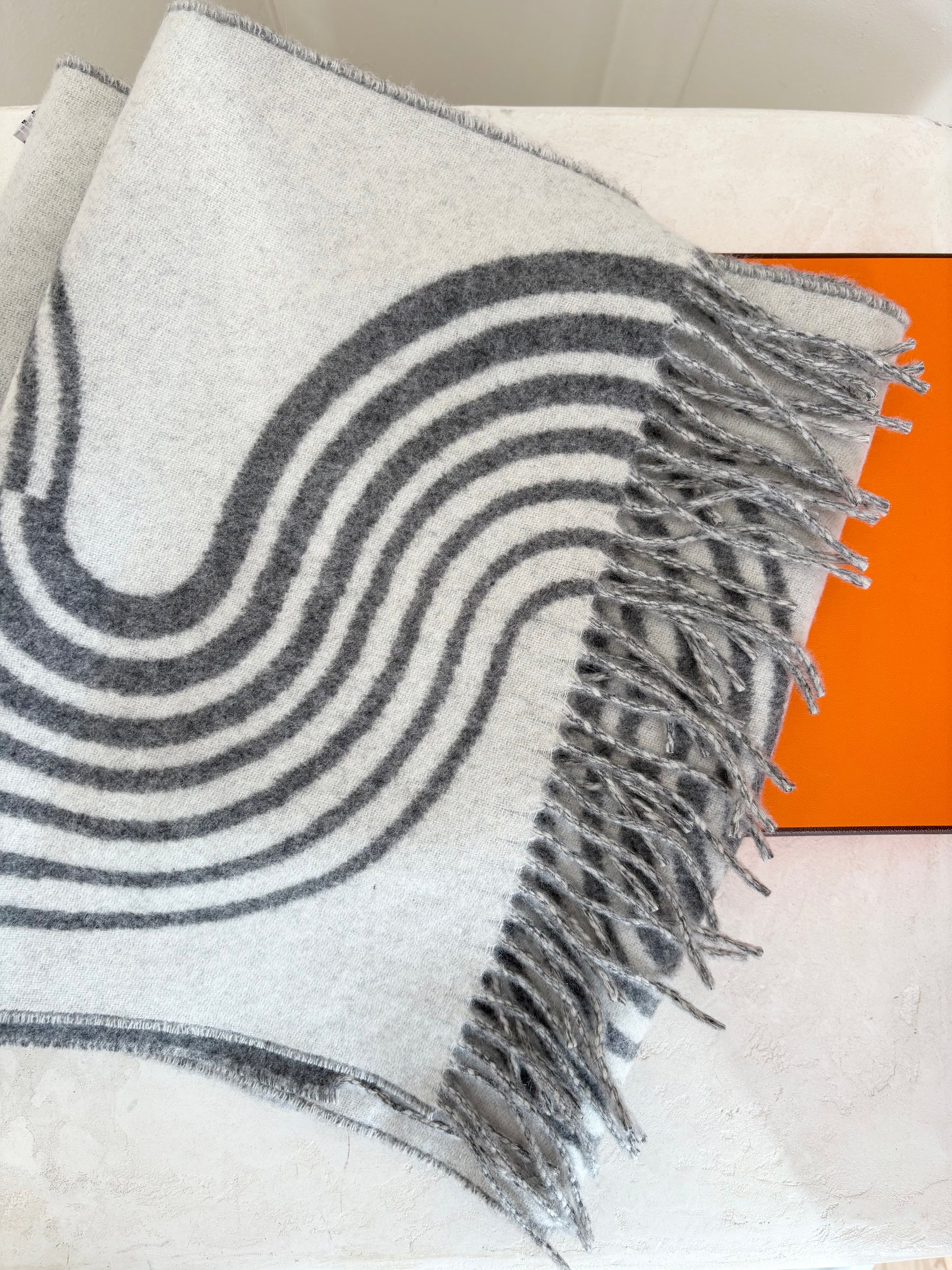 Hermès Grey and White Cashmere Scarf