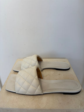 Bottega Veneta White Padded Leather Quilted Lido Slides, 41
