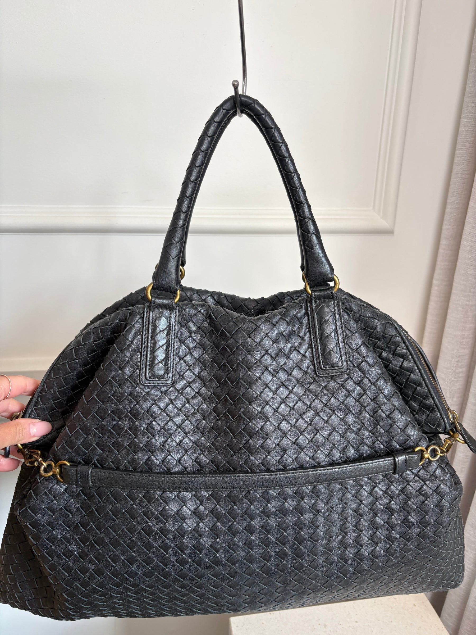 Bottega Veneta Intrecciato Large Zipped Tote