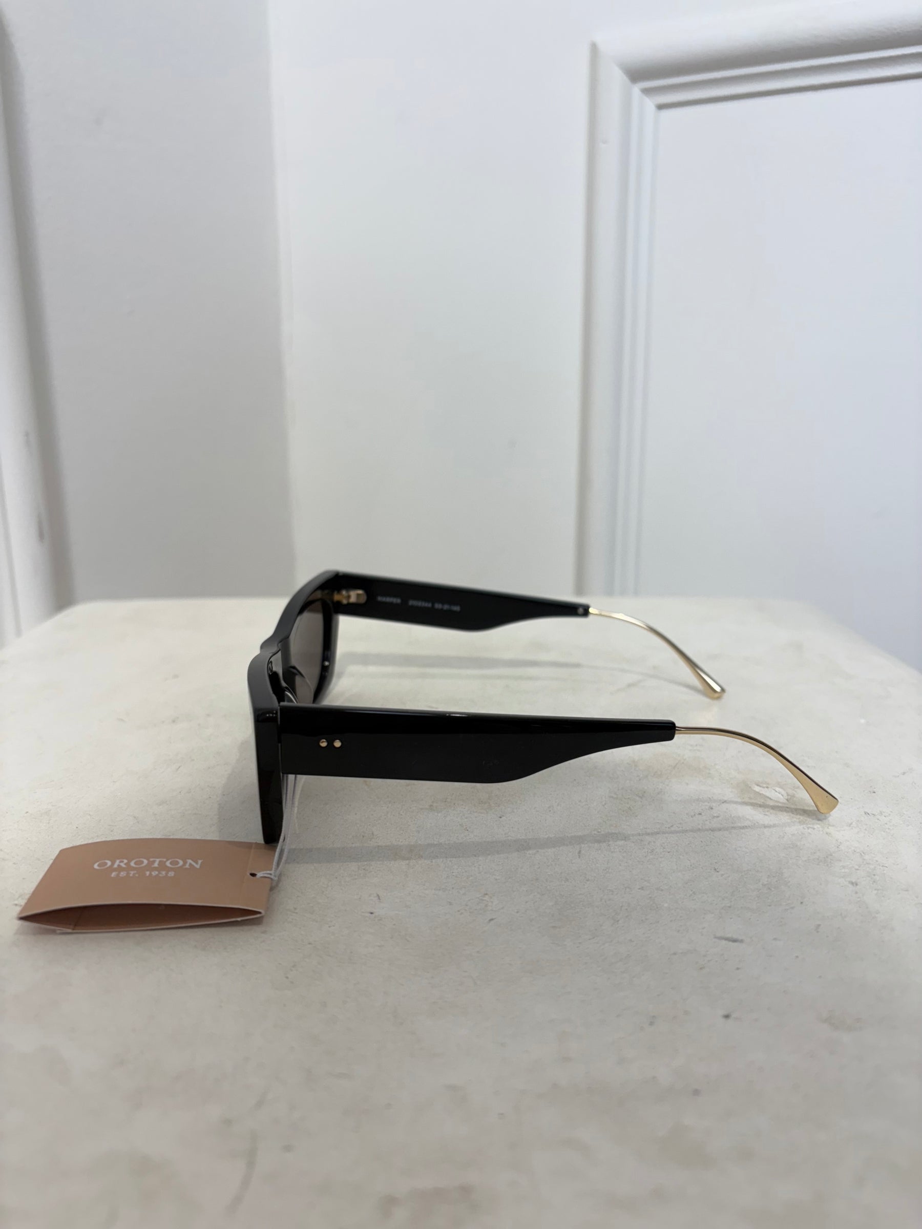 Oroton Harper Sunglasses Black