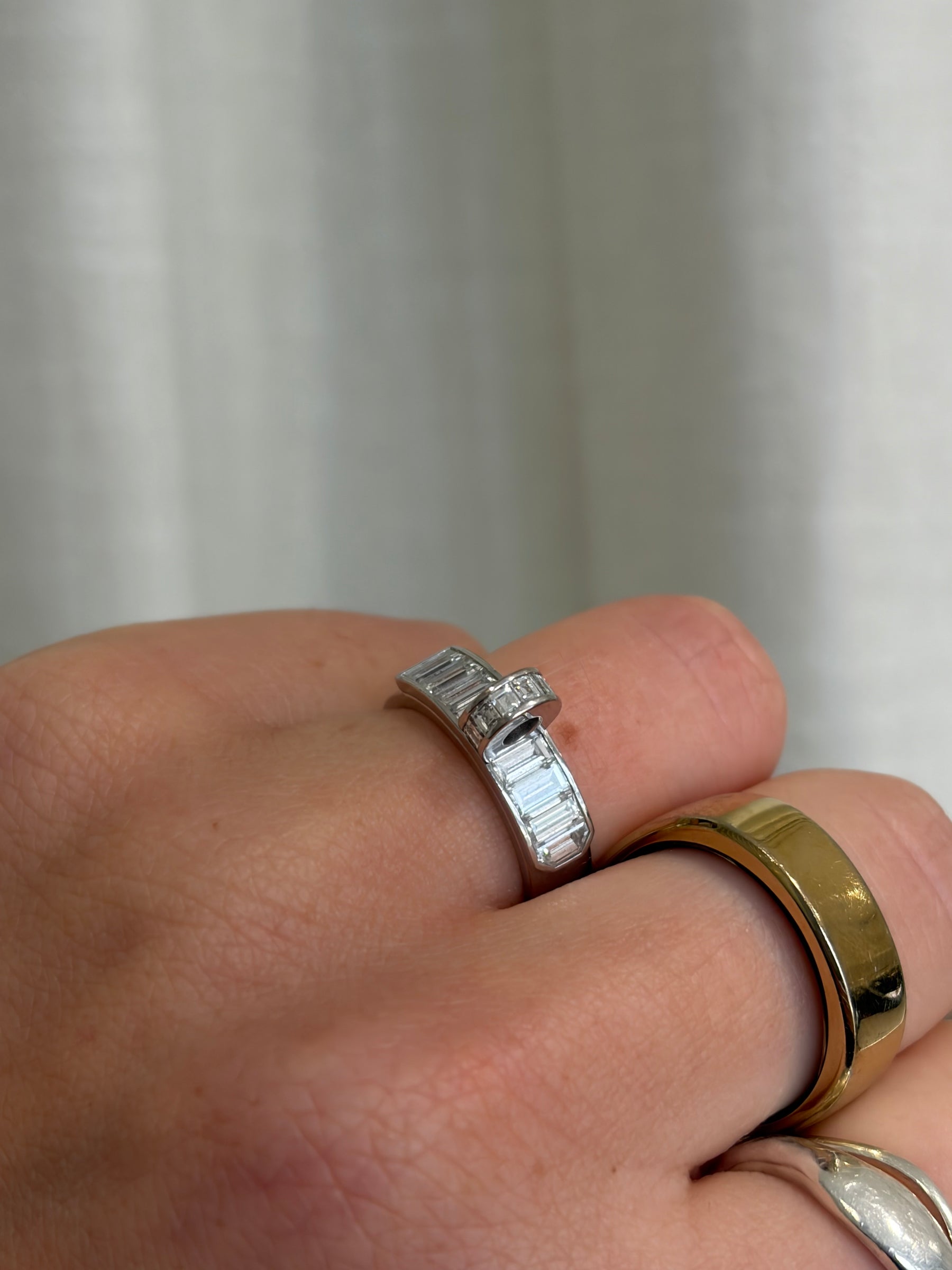 Hermès White Gold and Baguette Diamond Kelly Ring