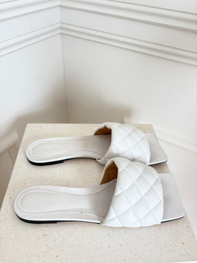 Bottega Veneta Padded Flat Sandal In Optic White, 41