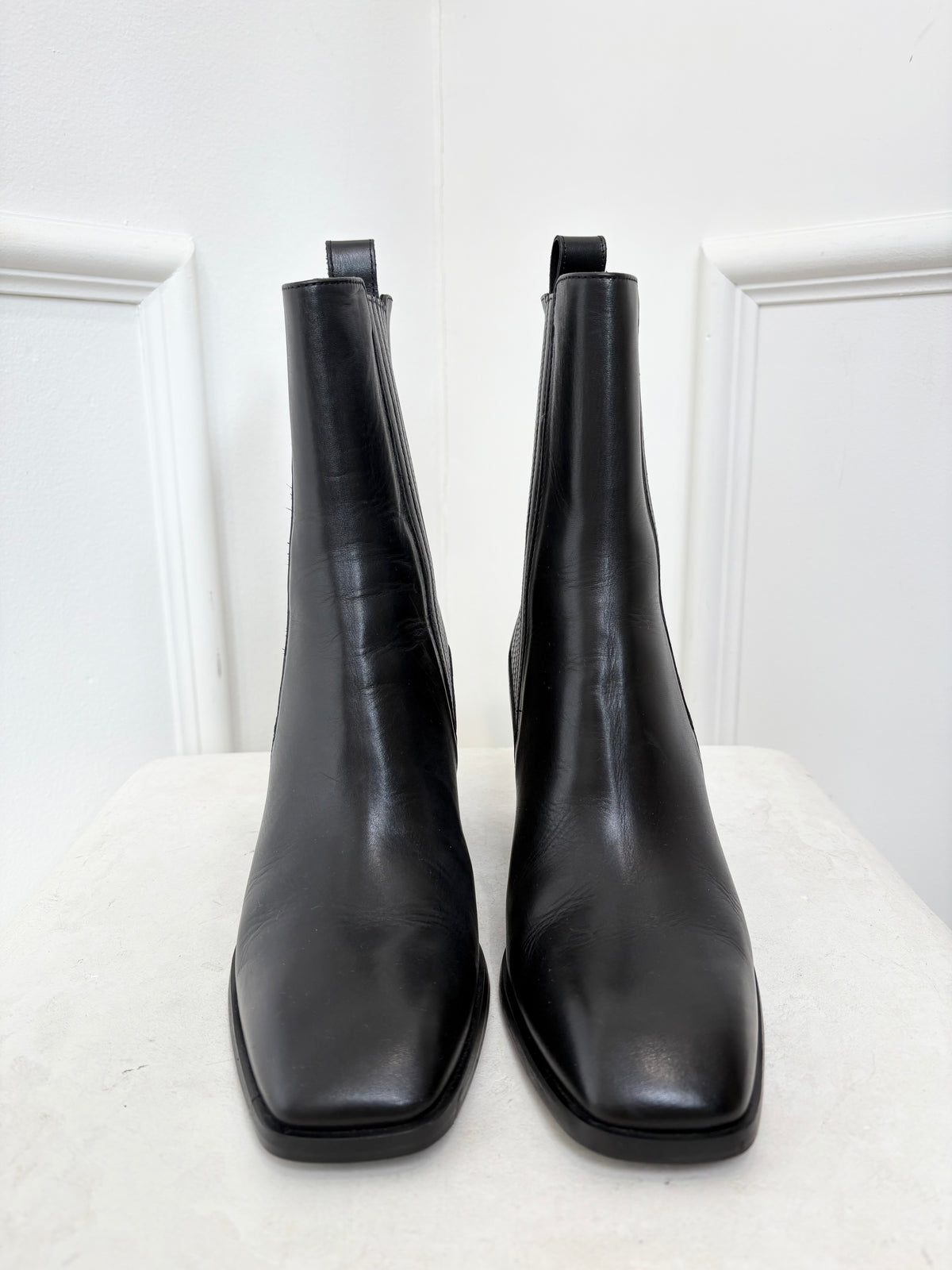 Aeyde Black Leather Pointed Heeled Ankle Boots, 38