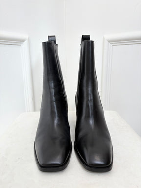 Aeyde Black Leather Pointed Heeled Ankle Boots, 38