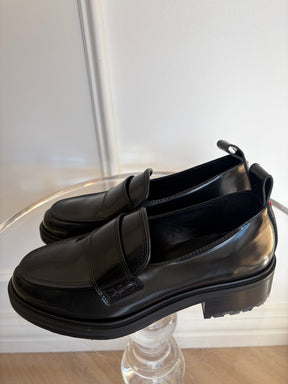 Aeyde Black Leather Chunky Loafers, 37
