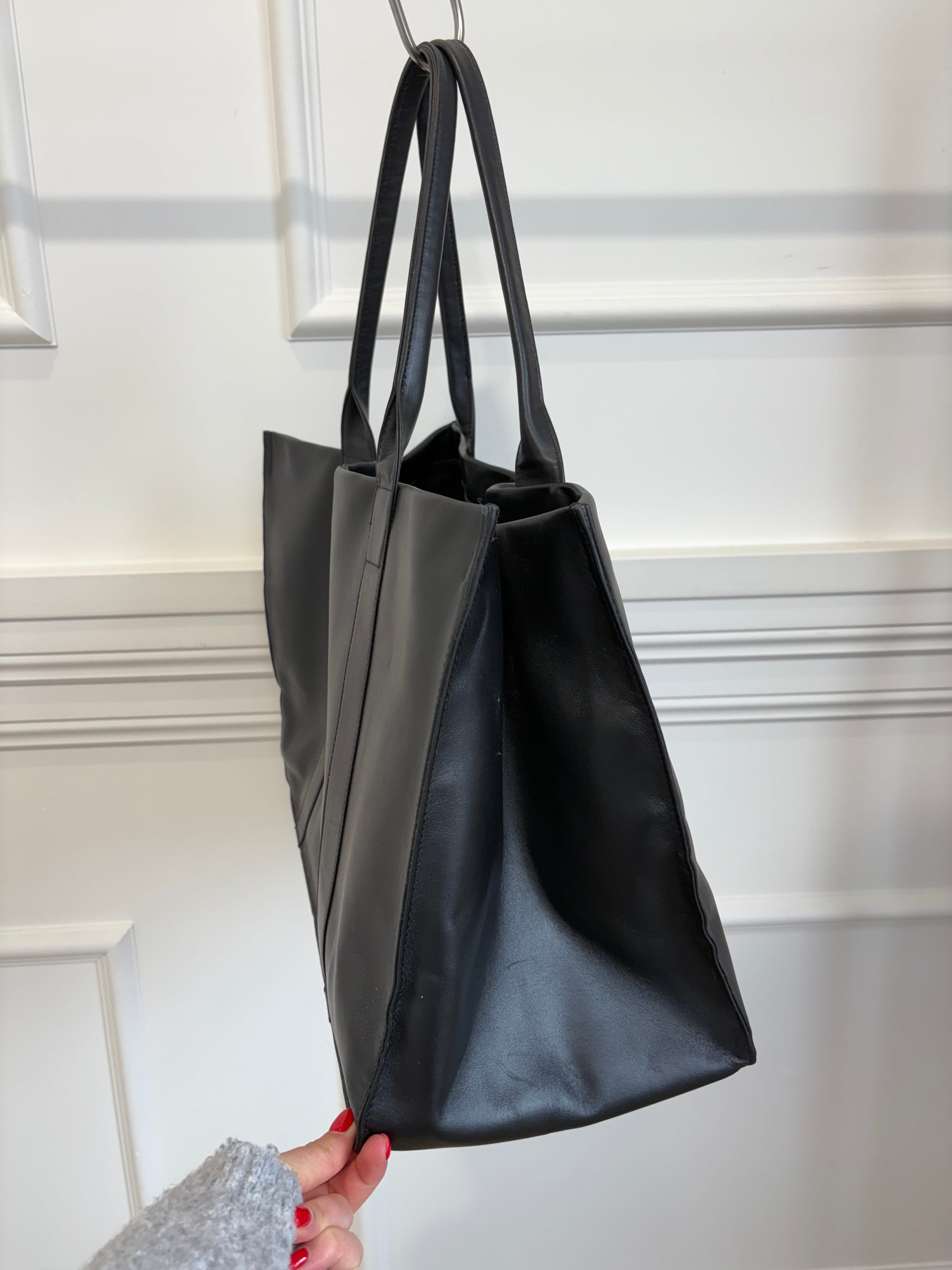 A-ESQUE Black Large Leather Tote