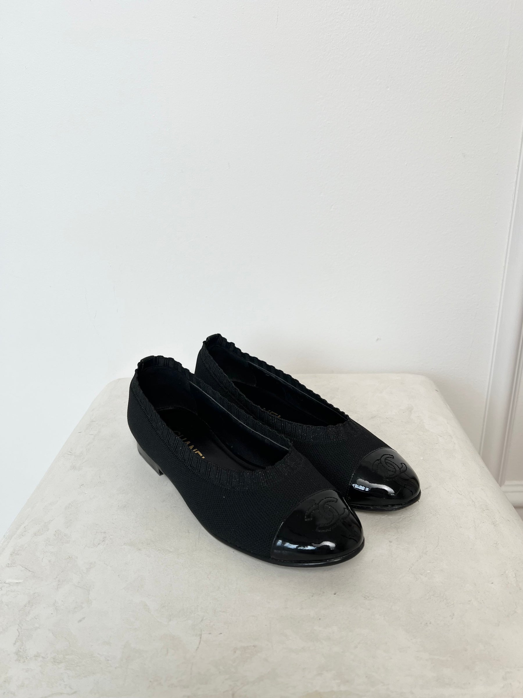 Chanel Black Fabric And Patent Ballet Flats, 38C