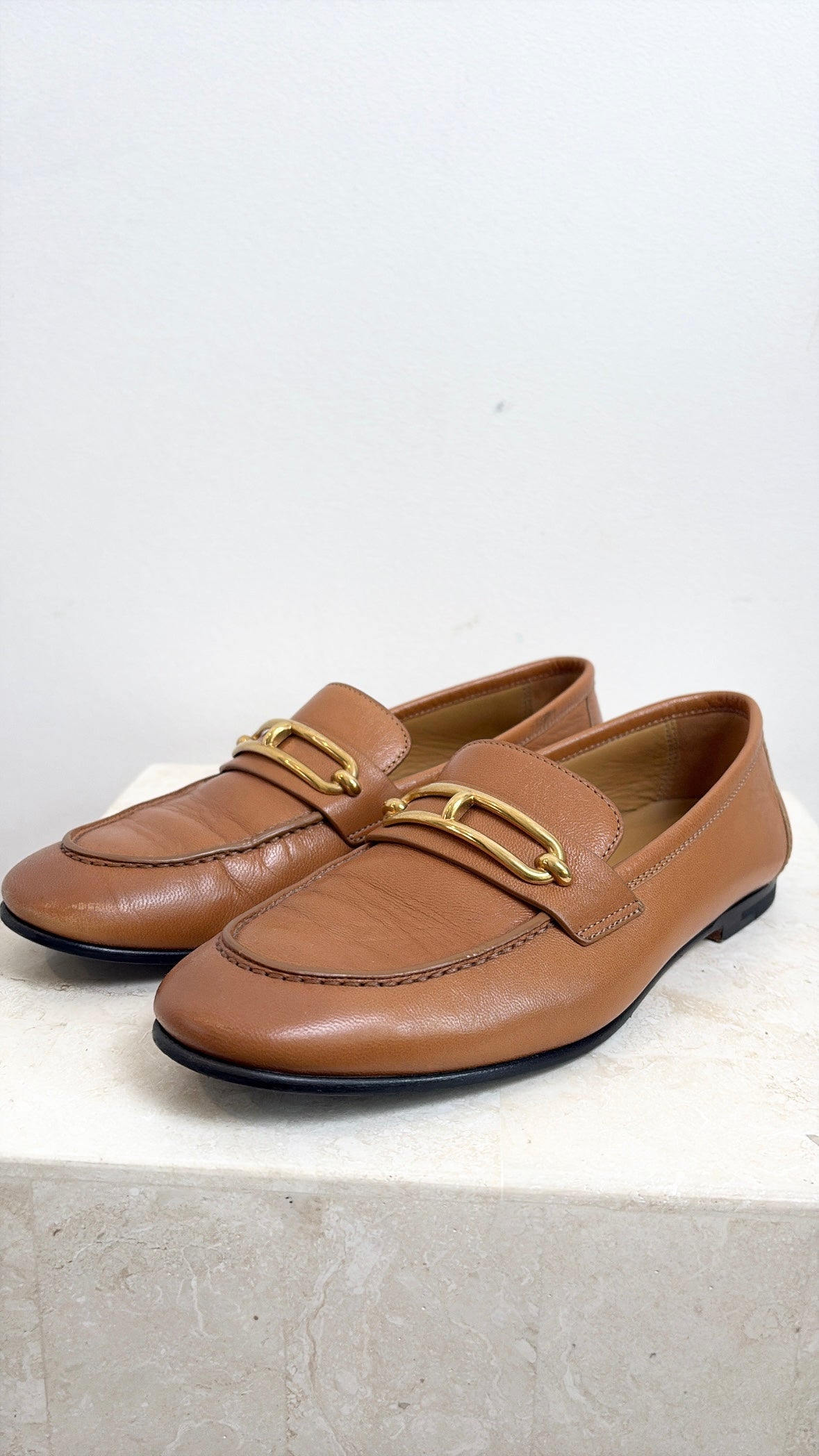 Hermes Colette Leather Flats In Tan, 37