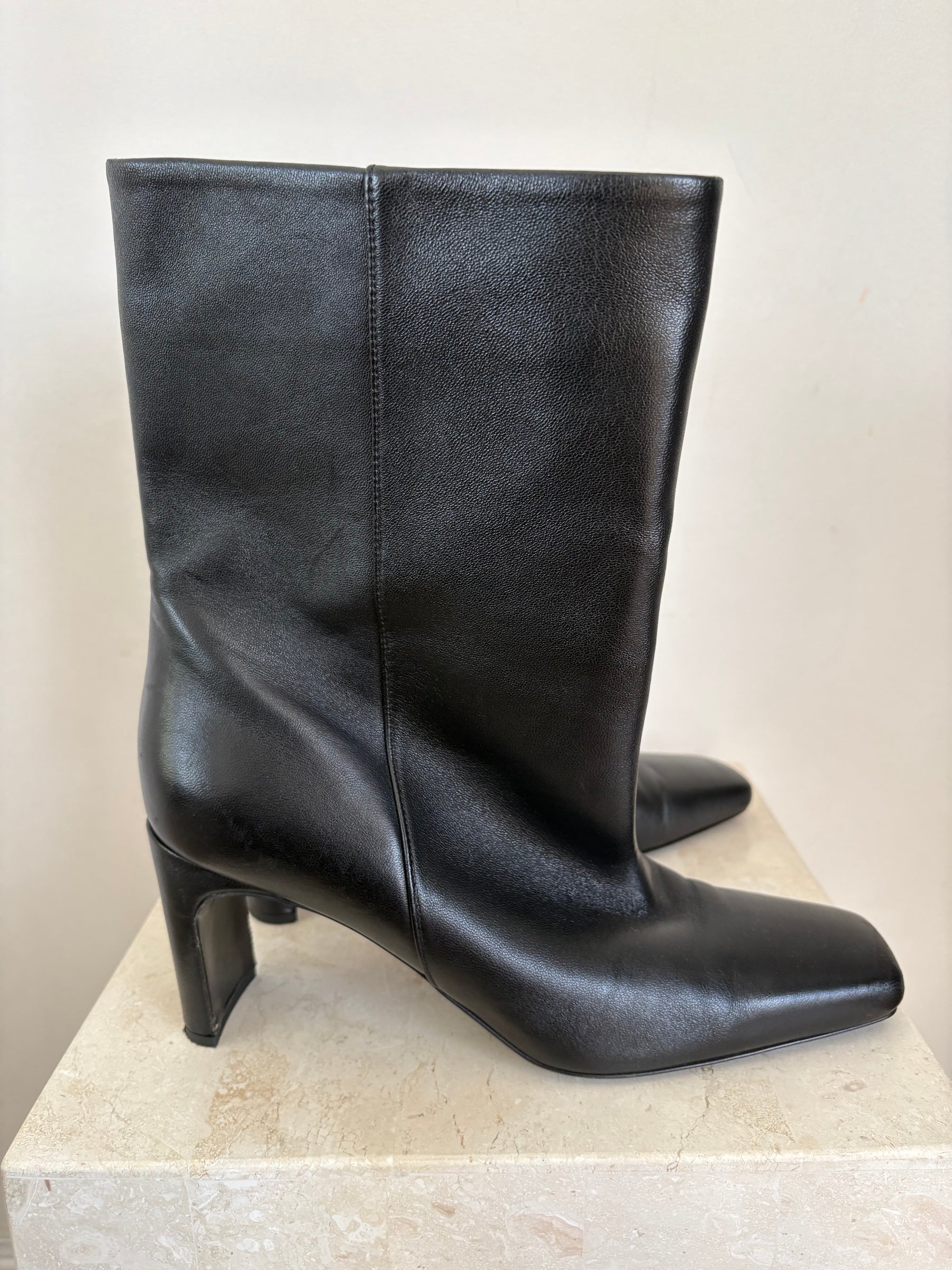 Camilla and Marc Black Leather Square Toe Ankle Boots, 41