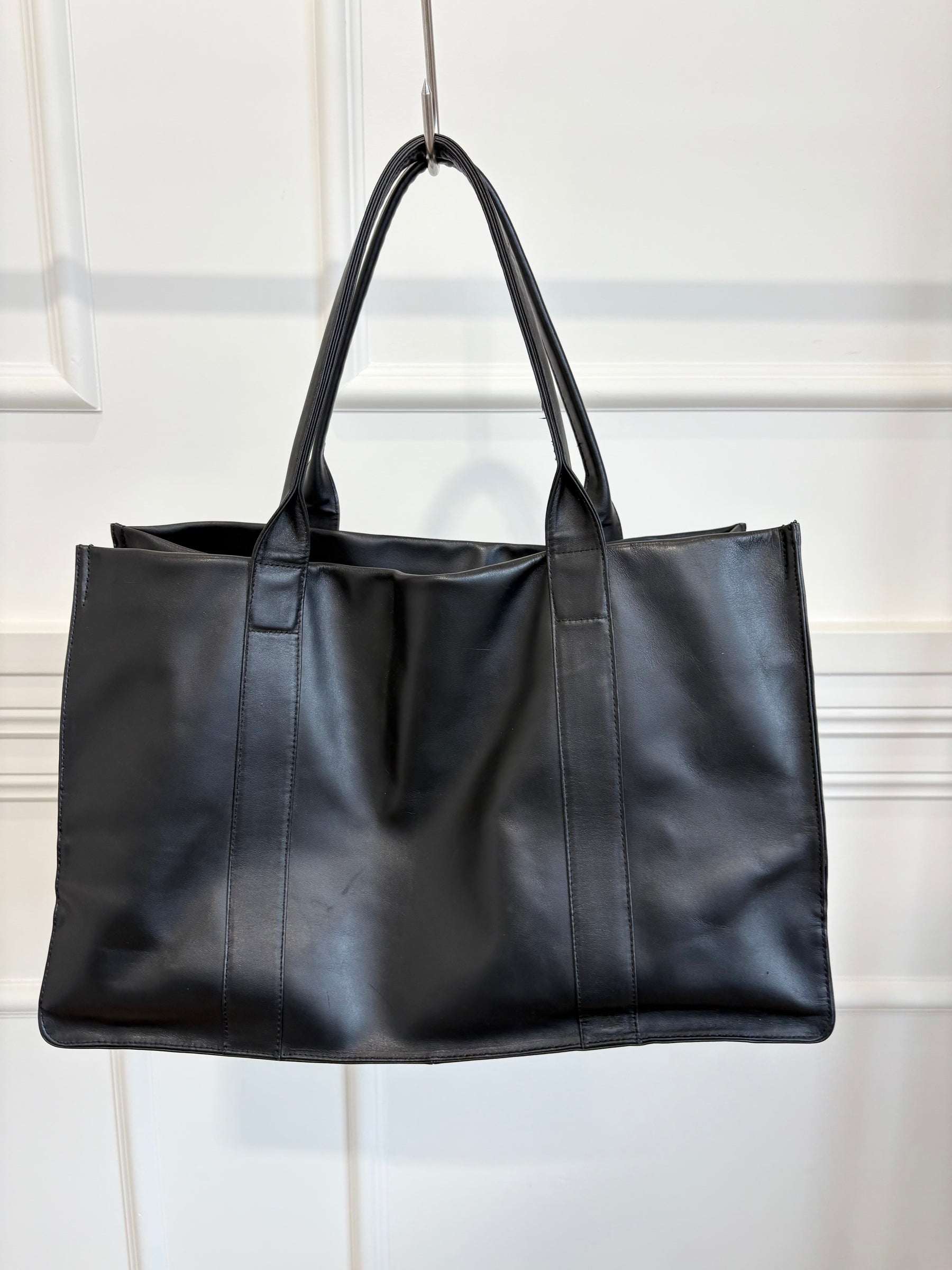 A-ESQUE Black Large Leather Tote