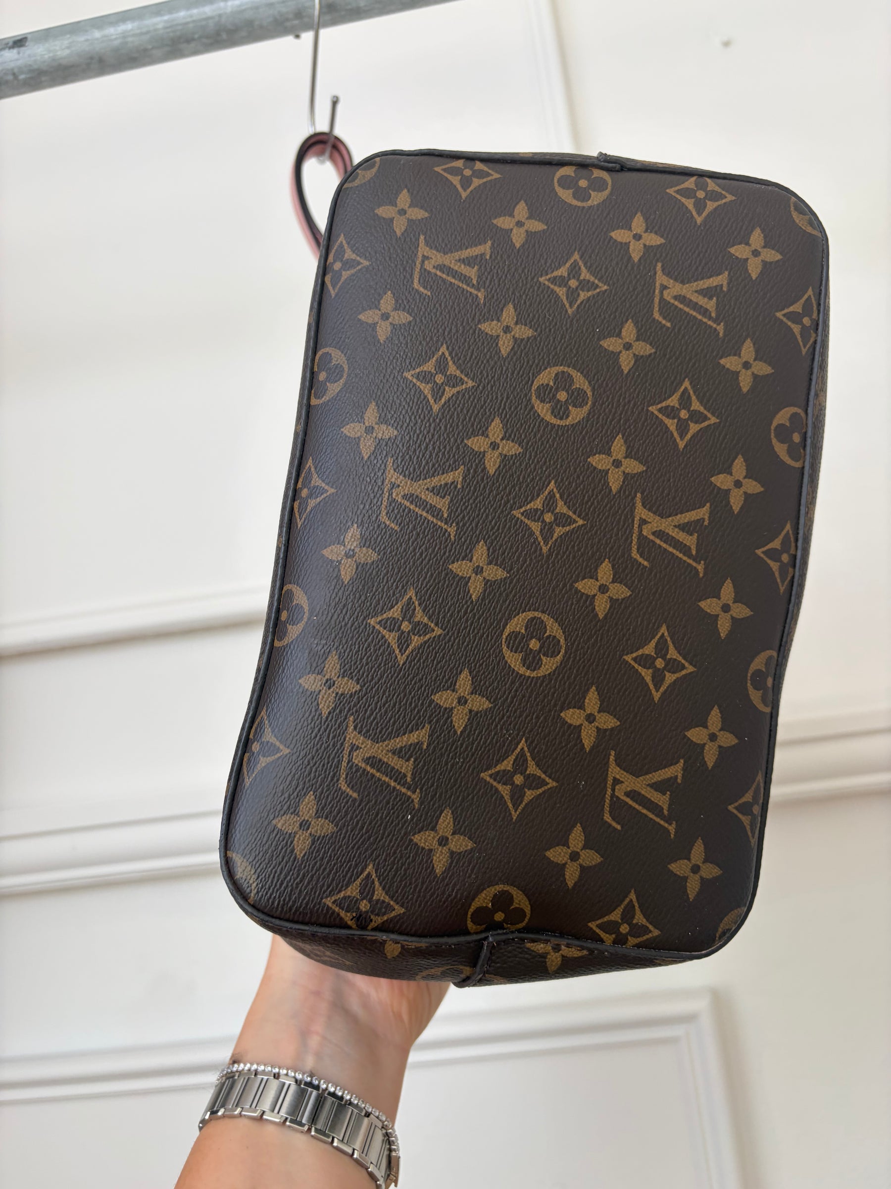 Louis Vuitton Canvas Monogram and Pink Leather Neonoé Bucket Bag