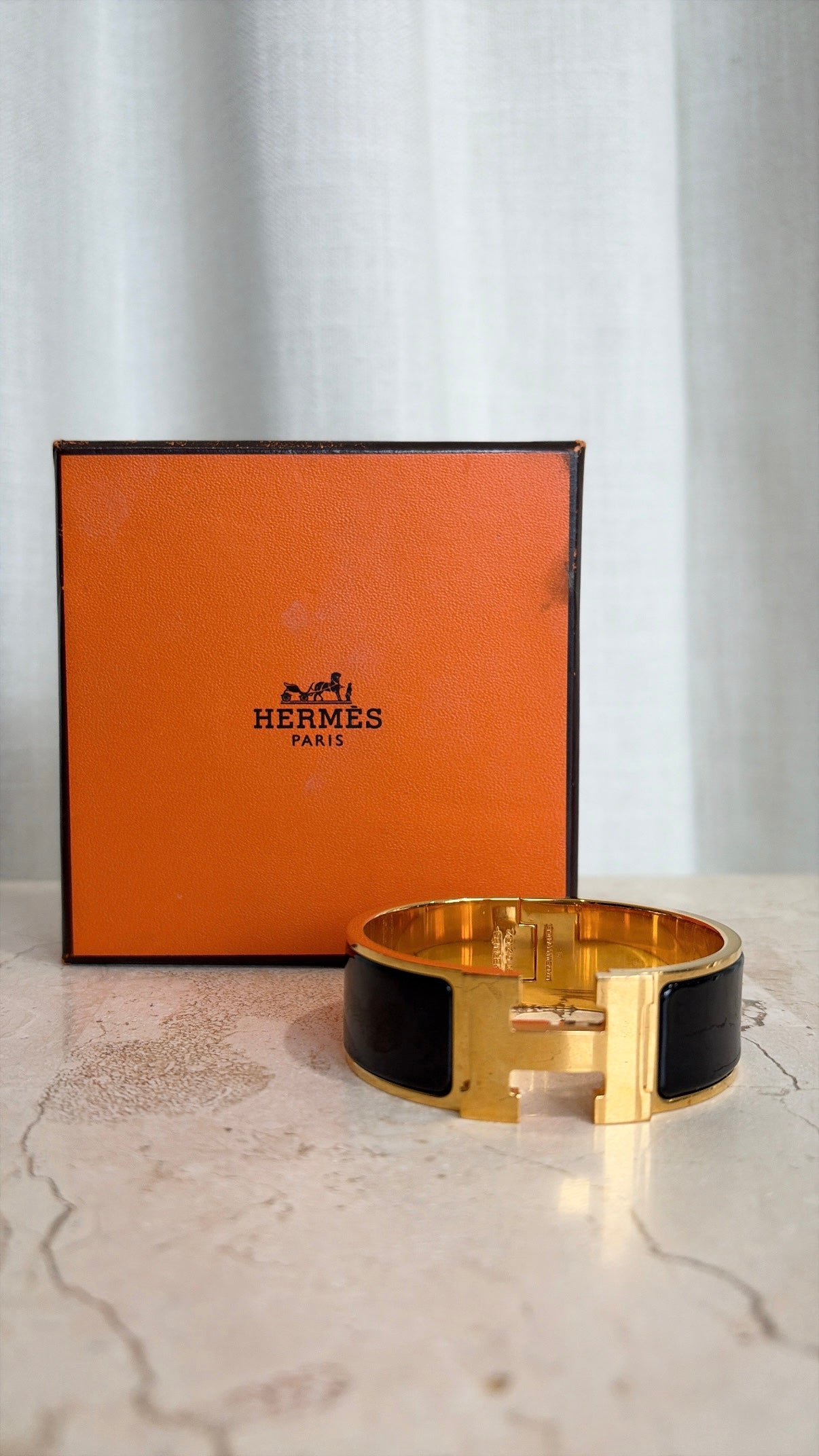 Hermès Clic H Wide Black With Yellow Gold, PM