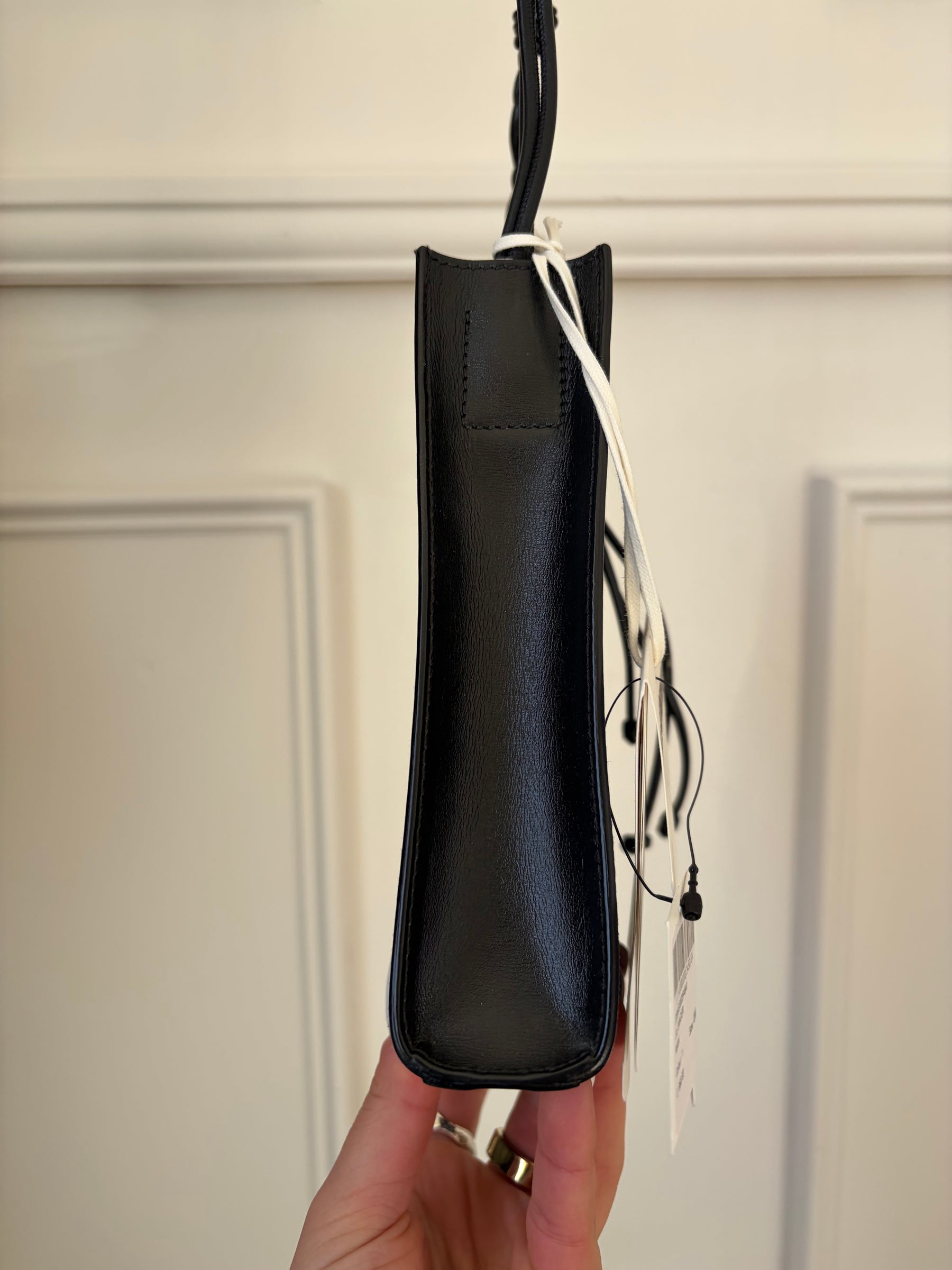 Jill Sander Medium Cannolo Leather Shoulder Bag In black