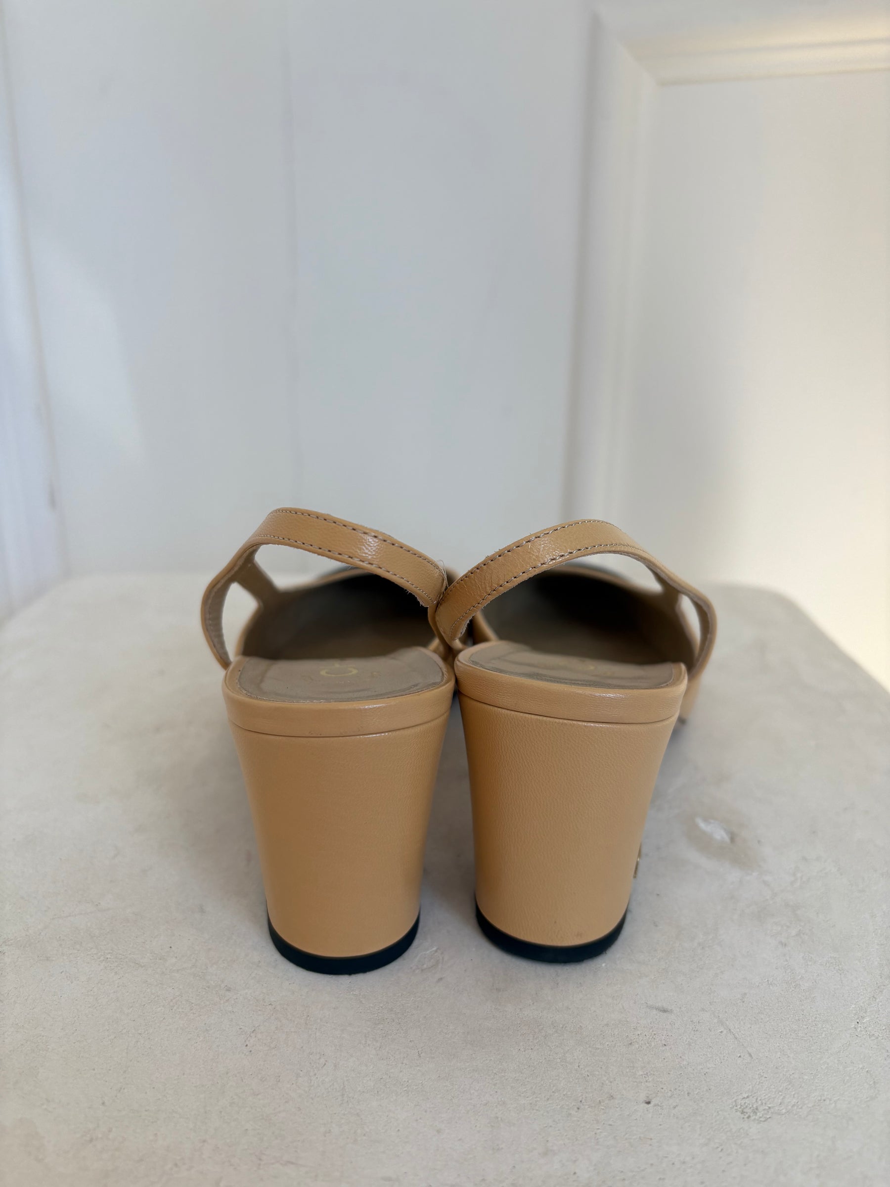 Chanel Beige Leather and Black Slingbacks, 39