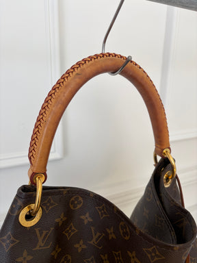 Louis Vuitton Canvas Monogram Artsy Bag