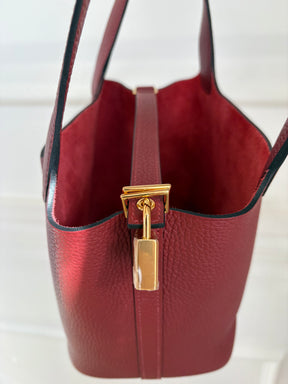 Hermès Rouge H Clemence Leather Picotin 18