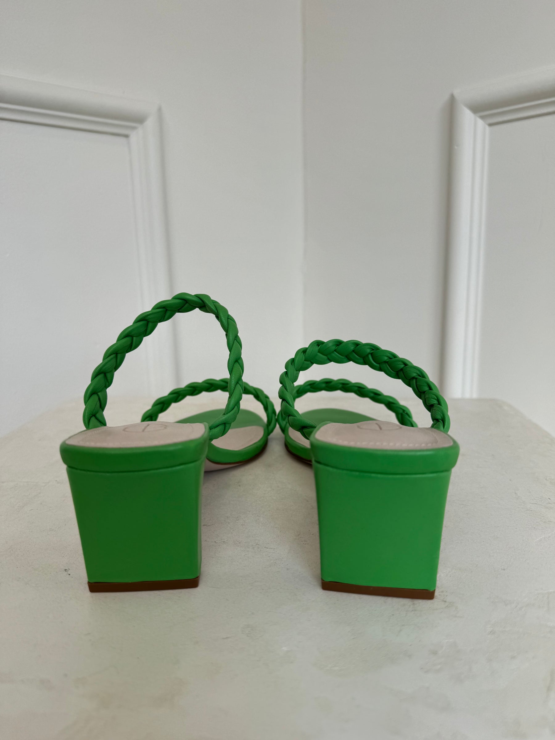 Porte and Paire Green Braided Mules, 38 EU