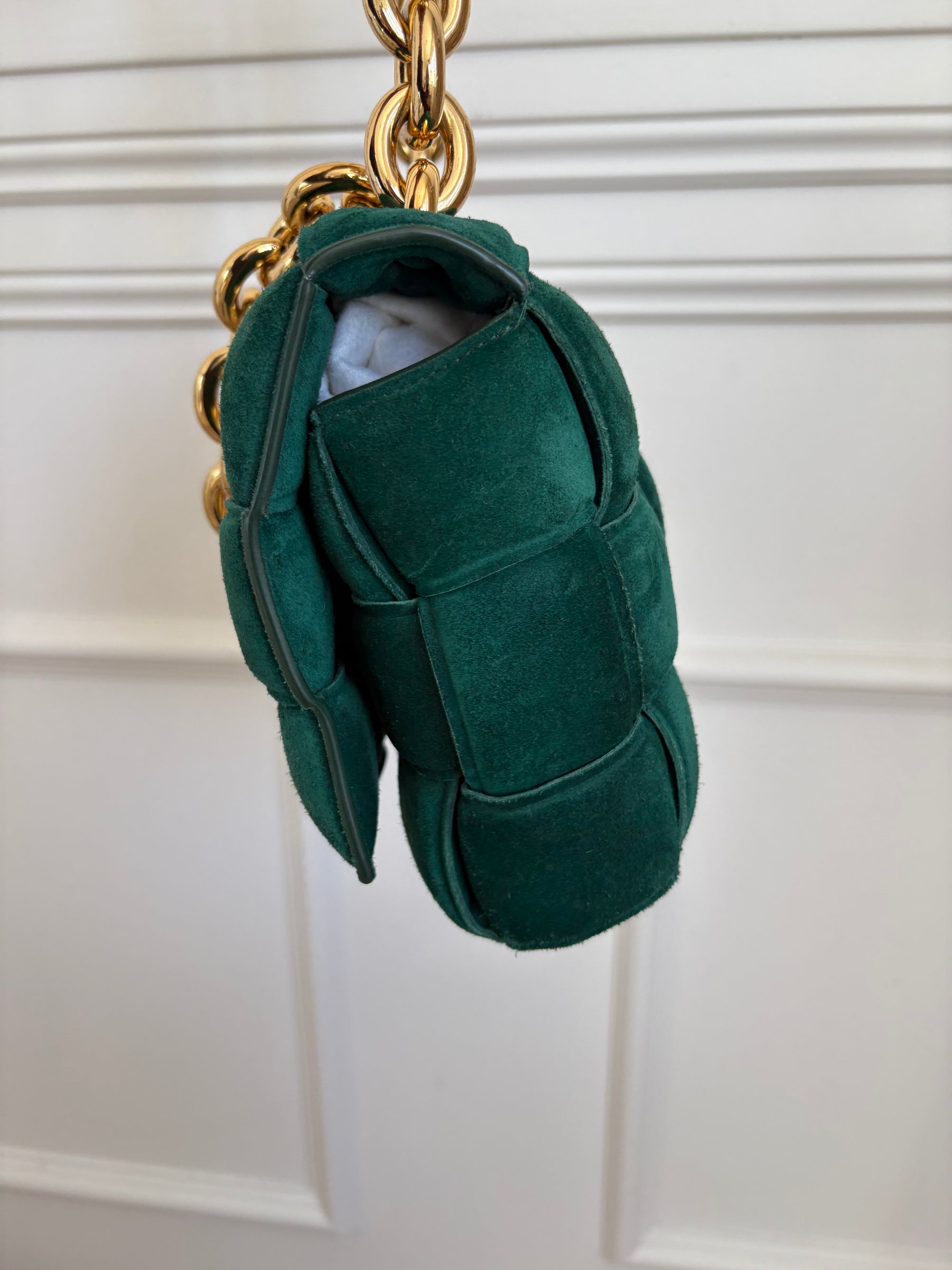 Bottega Veneta Suede Cassette Bag In Green