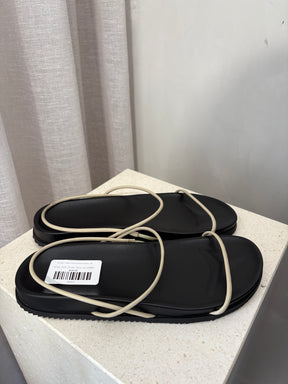 St Agni. Cream Leather Strappy Sandal, 41