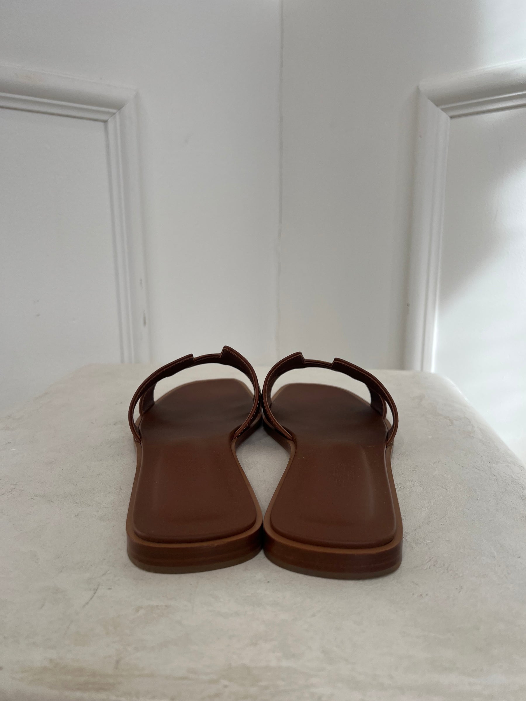 Hermès Gold Oran Sandals, 39
