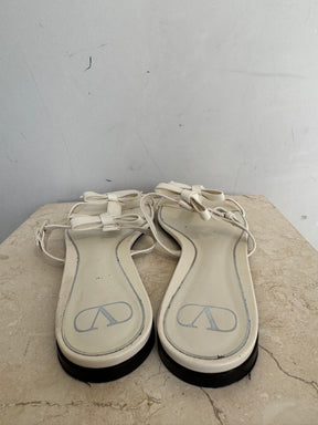 Valentino Garavani Cream Bow Detail Leather Sandals, 40