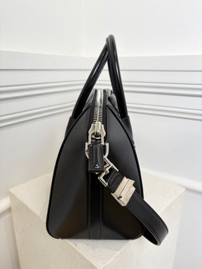 Black Shiny Leather Small Antigona Bag