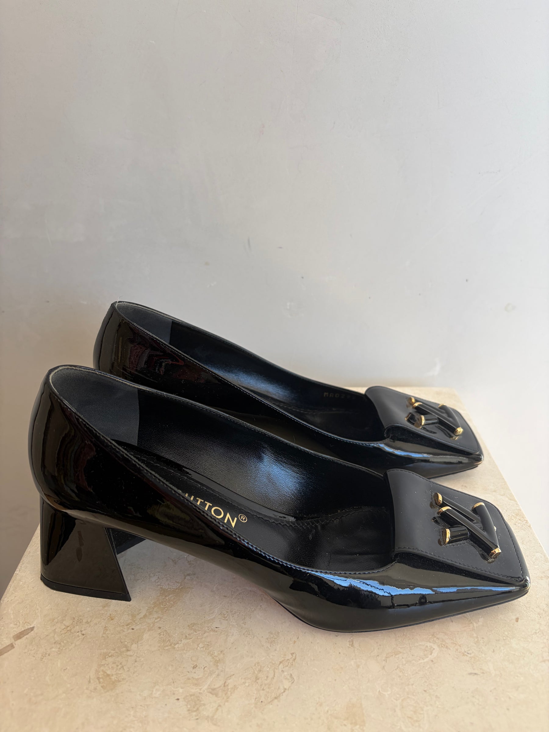 Louis Vuitton Black Patent Leather 'Shake' Pumps, 39