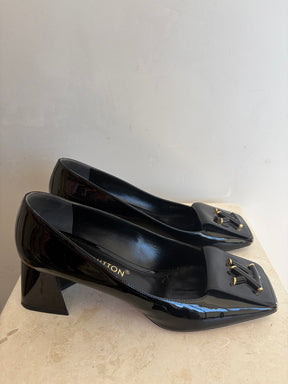 Louis Vuitton Black Patent Leather 'Shake' Pumps, 39
