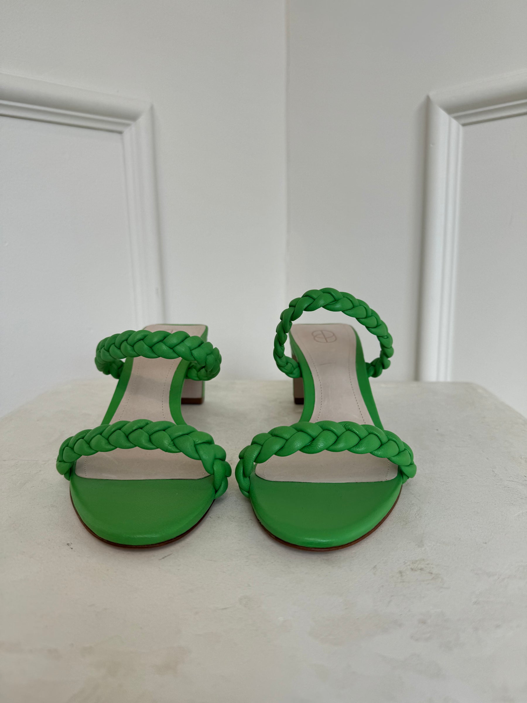 Porte and Paire Green Braided Mules, 38 EU