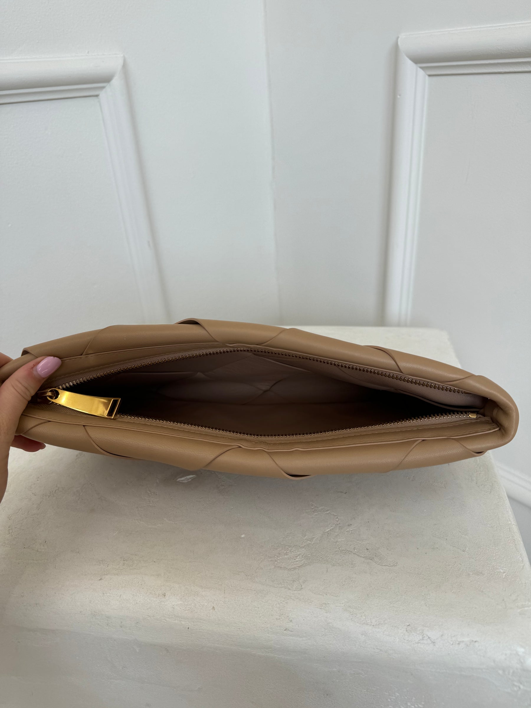 Bottega Veneta Leather Clutch Bag Beige