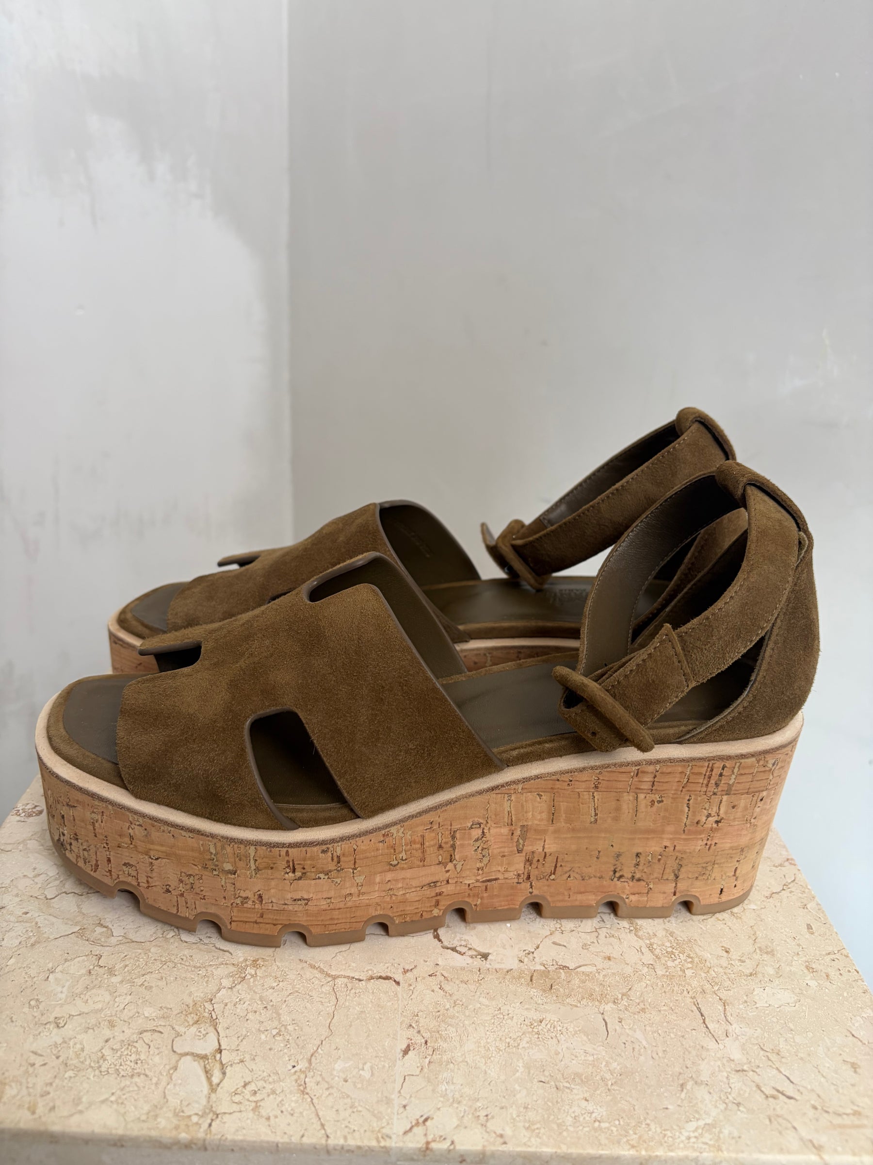 Hermès Khaki Suede Luce 30 Sandal, 39