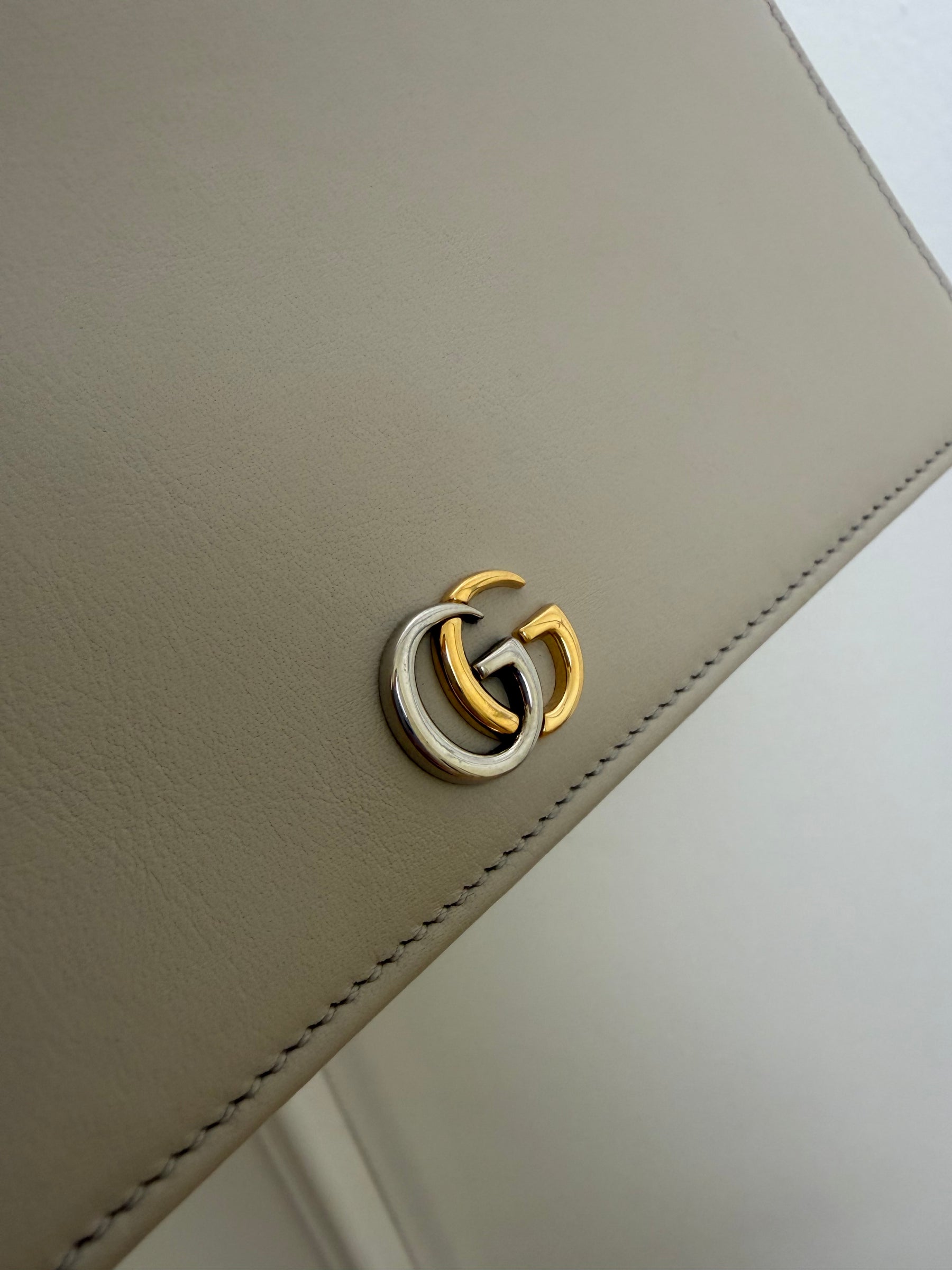 Gucci Greige Marmont Wallet On Chain