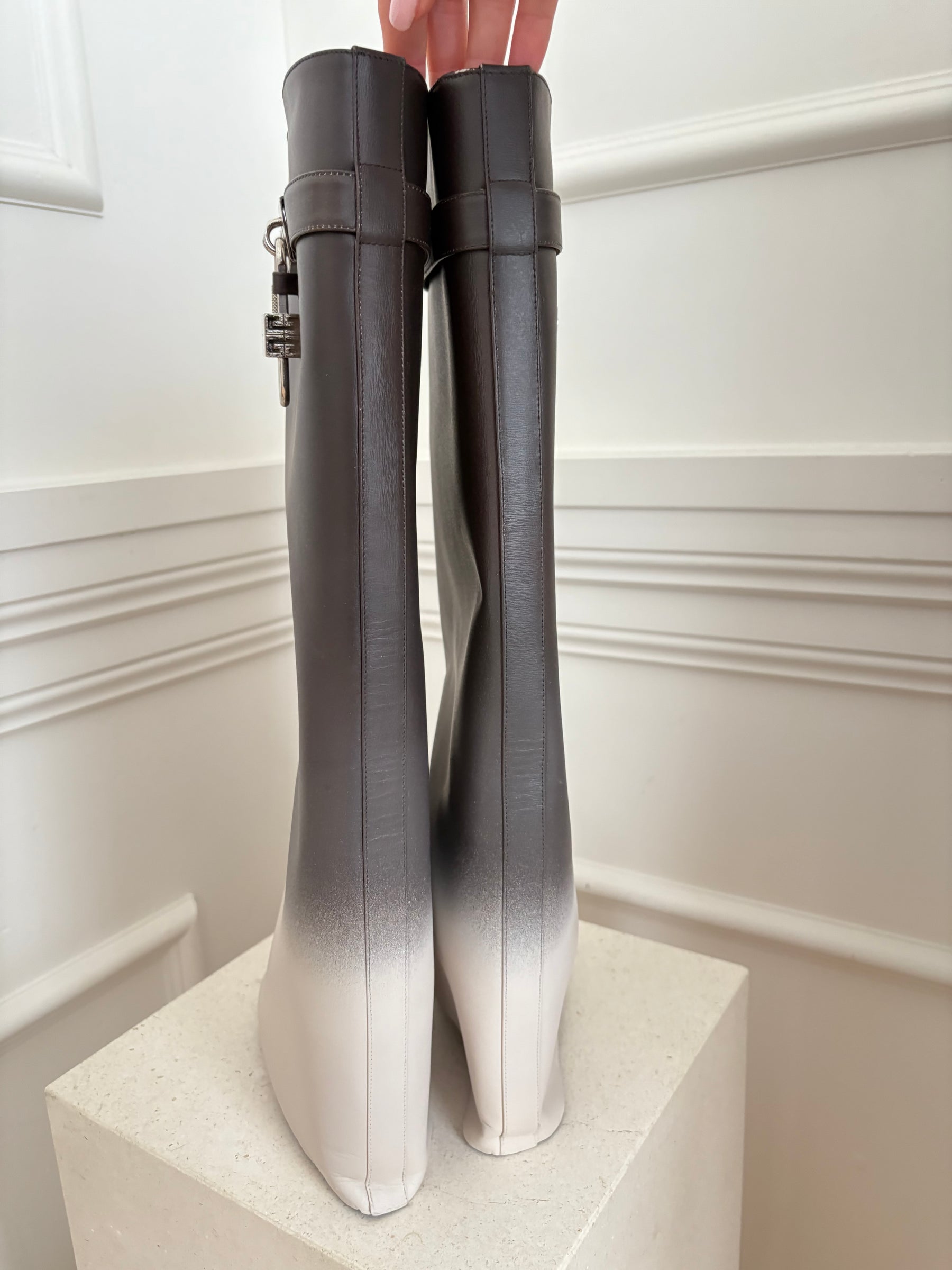 Givenchy Shark boots in Ombré Leather, 39.5