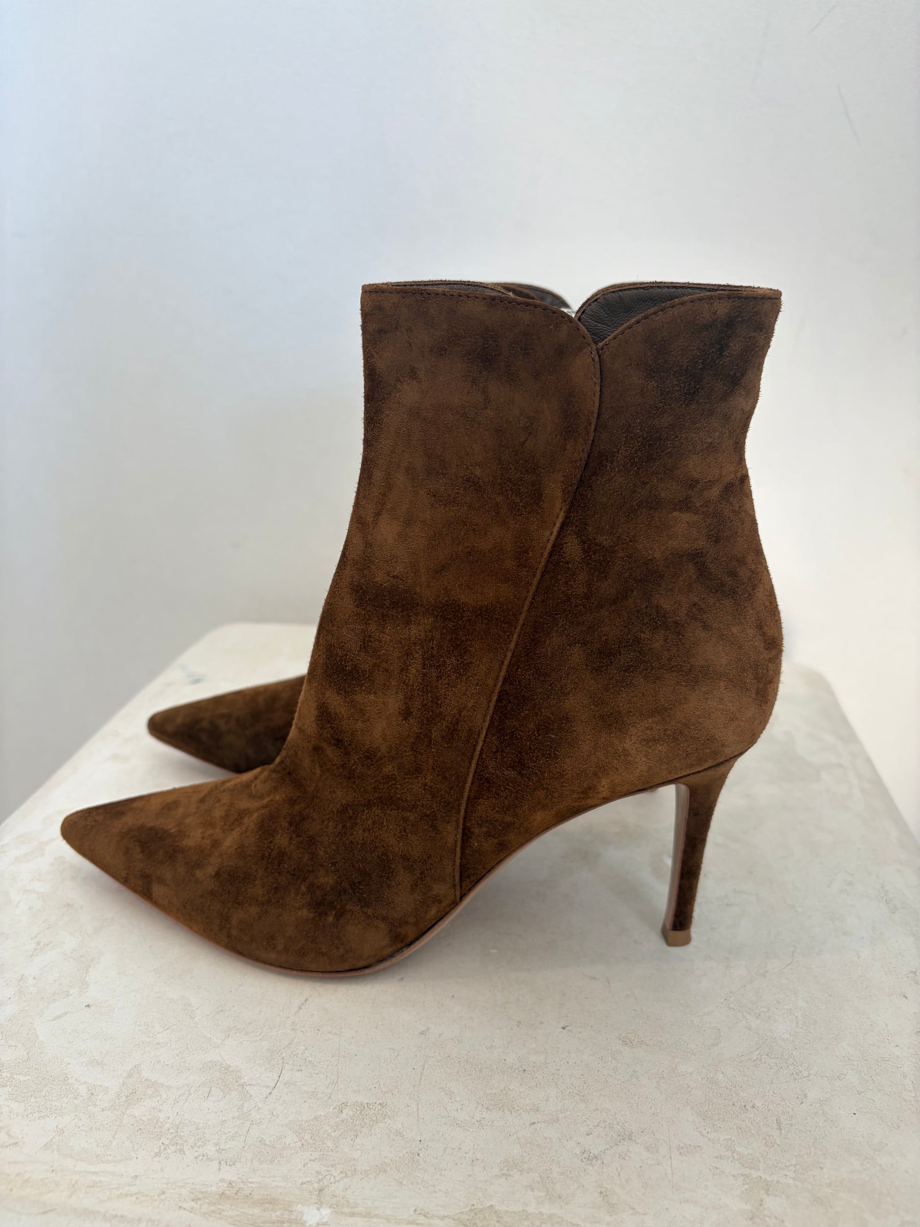 Gianvito Rossi Brown Suede Pointed Ankle Boot Stilletto, 38.5