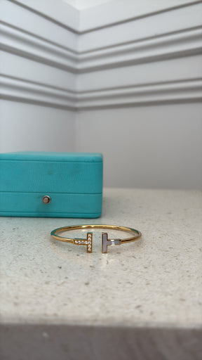 Tiffany & Co. Wire Bracelet in Yellow Gold with Mother-of-pearl and Diamonds, XS