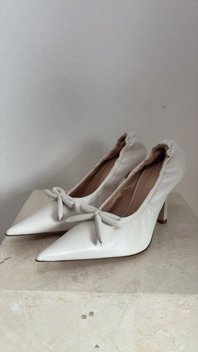 Scanlan Theodore White Bow Pumps, 38